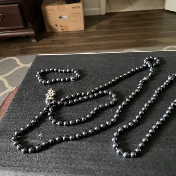 Elegant Talbert Black Pearl Necklace and Bracelet Set with Carolee earrings - Picture 4 of 6